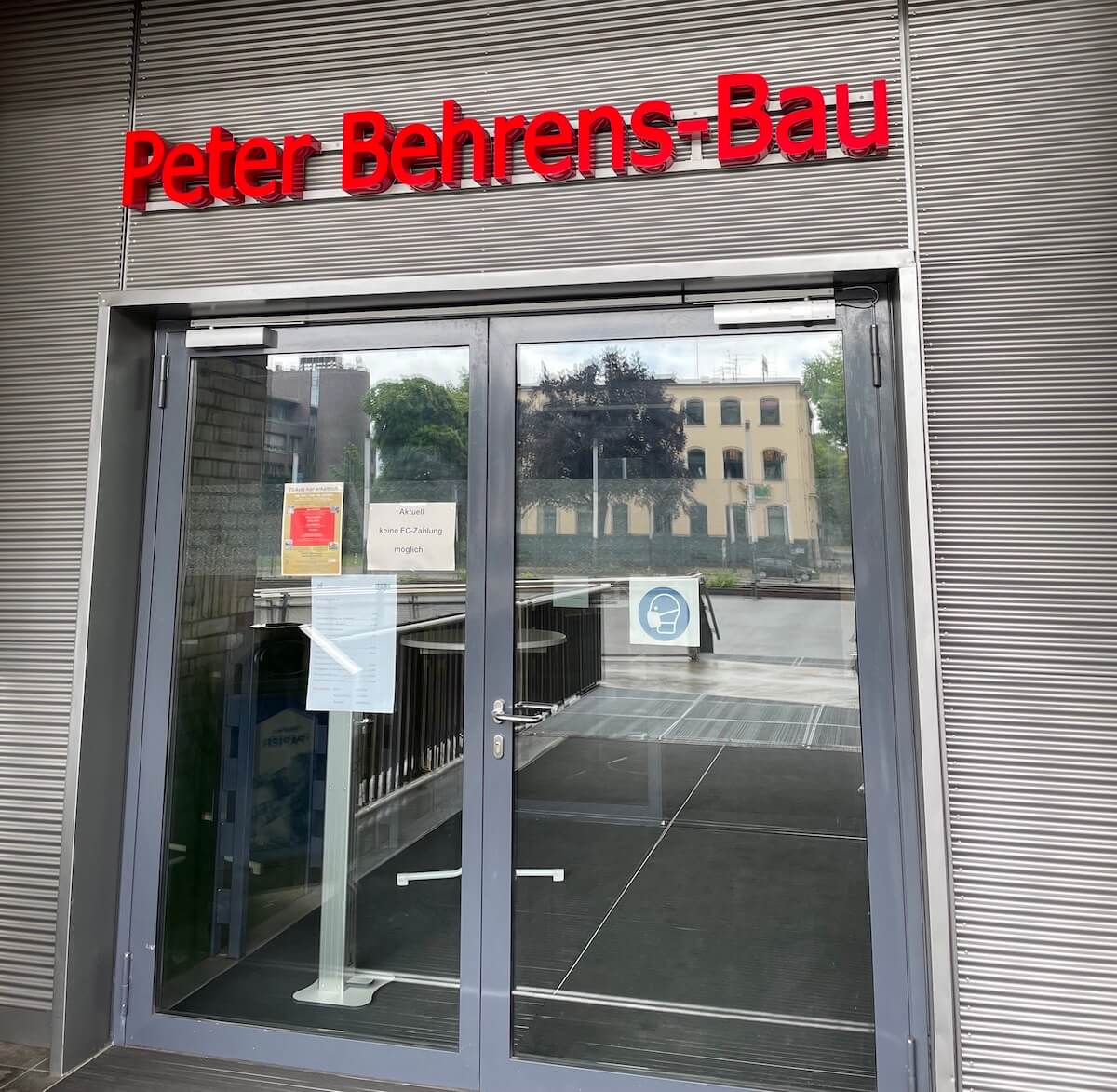 Peter-Behrens-Bau_Oberhausen_Eingang